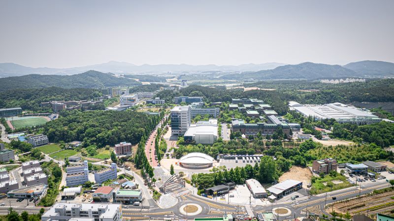 ▲ 하늘에서 내려다 본 한기대 캠퍼스 전경.ⓒ한기대