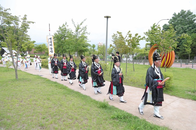 ▲ 전통 제례문화 '사직제(社稷祭)'가 4일 춘천 낙원문화공원에서 봉행됐다. ⓒ춘천시