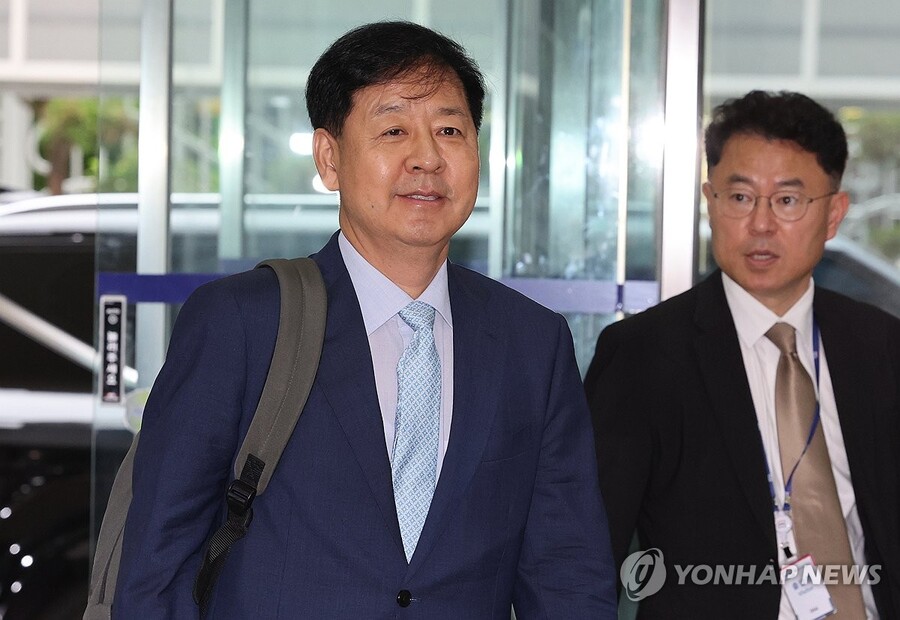 ▲ 구윤철 경제부총리 겸 기획재정부 장관 후보자가 30일 서울 중구 예금보험공사에 마련된 인사청문회 준비사무실로 들어서고 있다. ⓒ연합뉴스