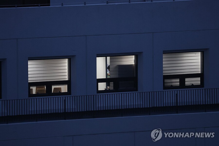 ▲ 민중기 특별검사팀이 지난 3일 서울 종로구 삼부토건이 입주한 빌딩에서 압수수색을 진행하고 있다.ⓒ연합뉴스 제공