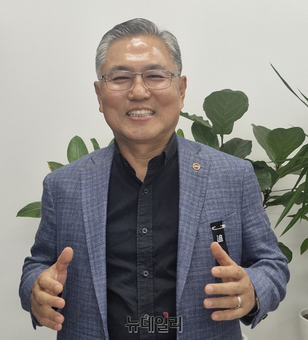 ▲ 원광희 원장은“앞으로도 청주시의 현안을 면밀히 분석하고, 시정 발전을 선도할 수 있는 연구원으로서 최선을 다하겠다”고 강조했다.ⓒ양승갑 기자
