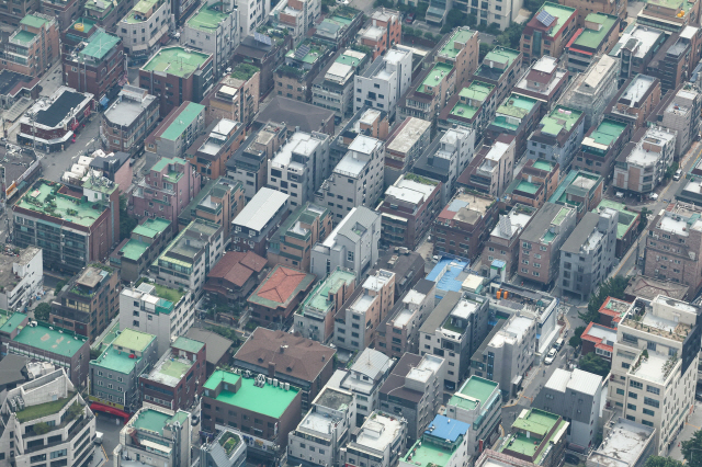 ▲ 서울 송파구 롯데월드타워 전망대 서울스카이에서 바라본 서울 시내 빌라 단지ⓒ연합뉴스