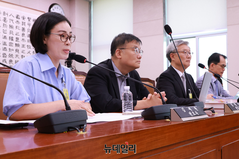 ▲ 검찰개혁 4법(검찰청 폐지법, 공소청 설치법, 중대범죄수사청 설치법, 국가수사위원회법)' 관련 공청회가 9일 국회 법제사법위원회에서 열리고 있다. (왼쪽부터  김예원 변호사, 김필성, 김종민, 황문규 교수) ⓒ이종현 기자