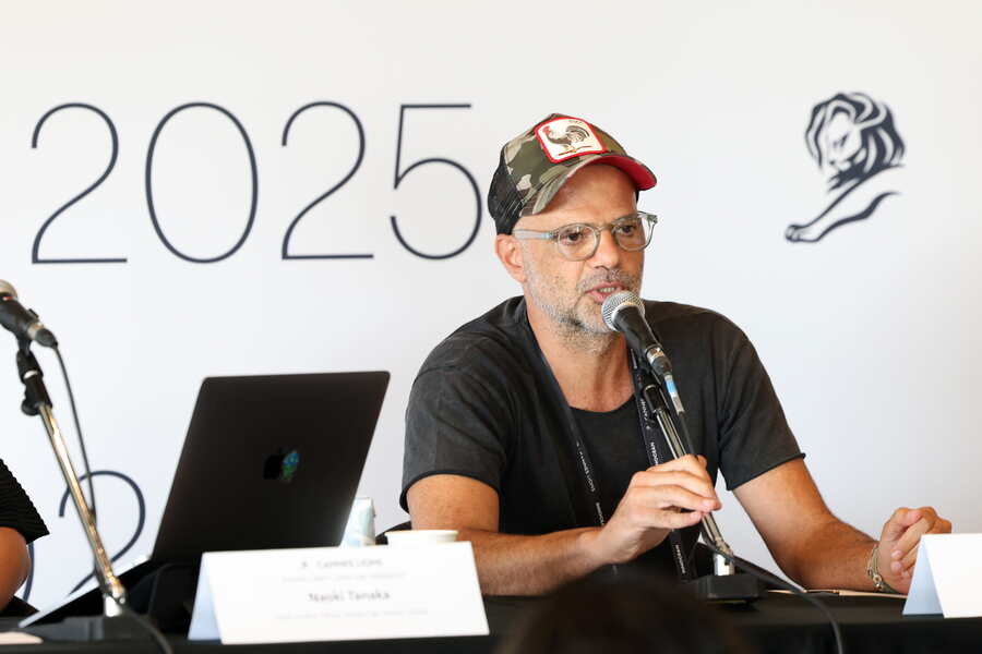 ▲ 알리알리(Ali Ali) 필름 크래프트 부문 심사위원장이 6월17일 칸라이언즈 프레스 브리핑에서 필름 크래프트 심사평을 발표하고 있다. ⓒCANNES LIONS