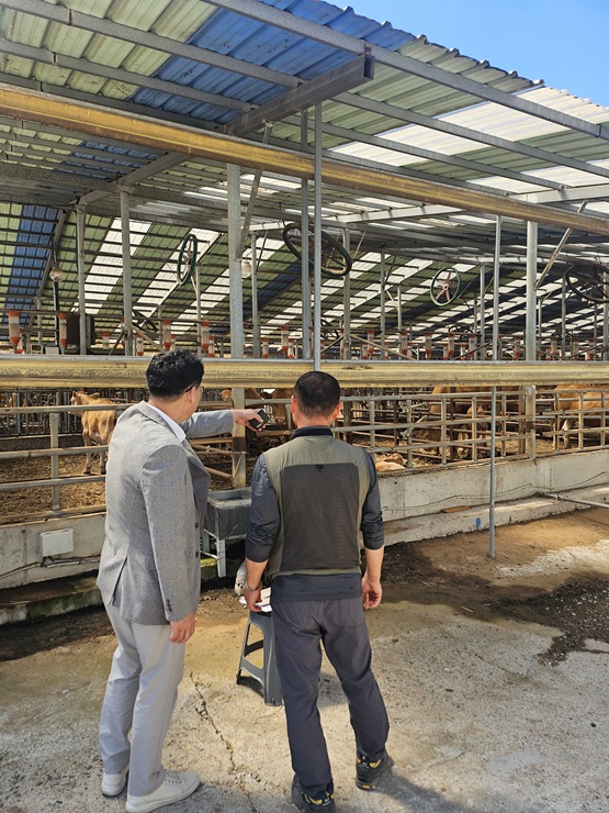 ▲ 영양군(군수 오도창)은 폭염 상황에 대비해 가축과 축사 시설의 안전을 최우선으로 하는 현장 점검을 추진한다고 밝혔다.ⓒ영양군