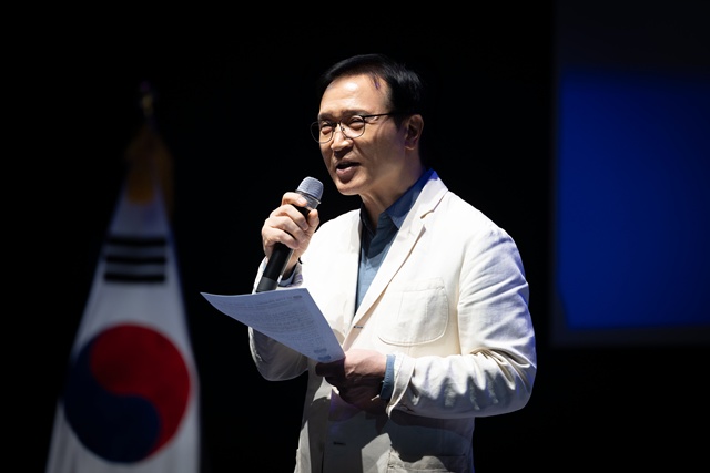 ▲ 임태희 경기도교육감이 9일 서울대학교 시흥캠퍼스에서 '2025 경기교육정책 현장 소통 공감회'에서 인사말을 하고 있다. ⓒ경기도교육청 제공
