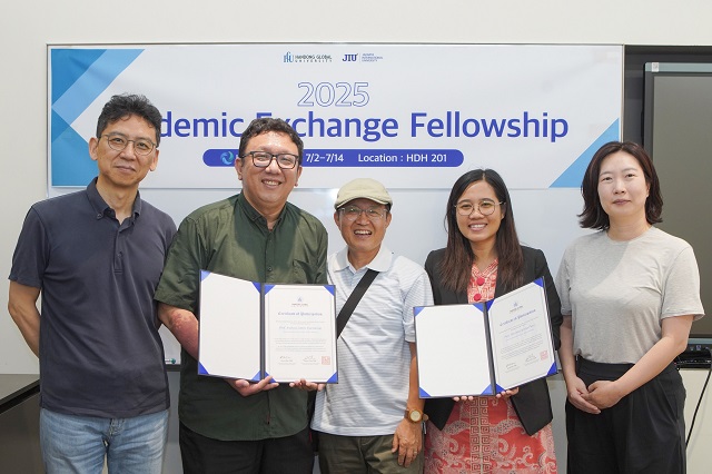 ▲ 한동대학교는 ‘Academic Exchange Fellowship ’첫 참여자인 인도네시아 교수들의 수료증 수여식을 가졌다.ⓒ한동대