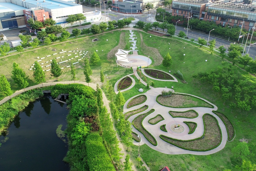 ▲ 세천늪테마정원 내 조성된 장미공원.ⓒ달성군