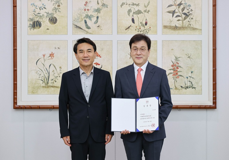 ▲ 김광래 강원특별자치도 경제부지사가 14일 취임과 동시에 7개 소관 국장들과 핵심 현안점검 회의를 주재하며 업무 챙기기에 돌입했다. ⓒ강원특별자치도