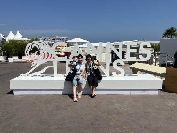 ▲ (왼쪽부터) 대학생 공모전 '2025 드림라이언즈' 그랑프리 수상자 신하은, 김현지 성신여대 학생. ⓒ신하은