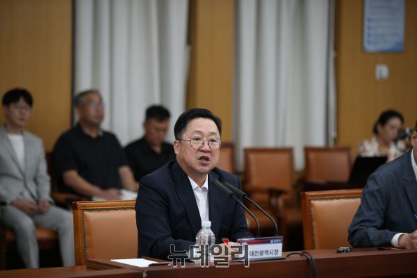 ▲ 이장우 시장은 16일 올해 0시 축제는 ‘안전·바가지·쓰레기 없는 삼무(三無) 축제’를 목표로 삼았다고 밝혔다.ⓒ김경태 기자