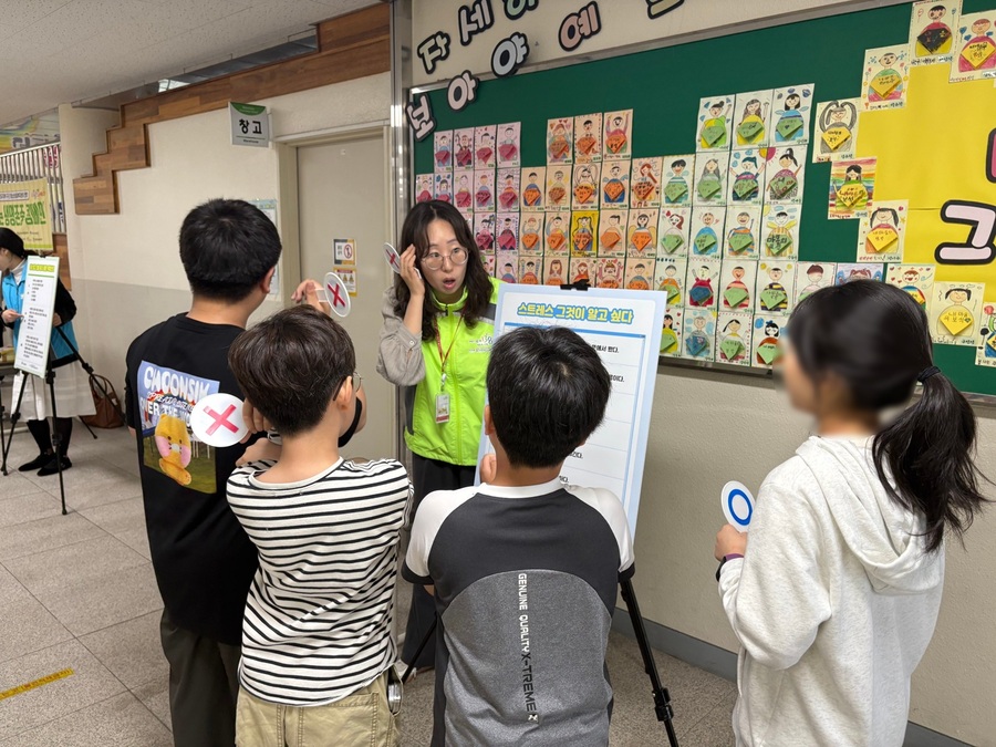 ▲ 대구광역시행복진흥사회서비스원(이사장 배기철, 이하 대구행복진흥원) 소속 청소년상담복지센터는 4월부터 6월까지 ‘찾아가는 생명존중 캠페인’을 대구지역 13개교에서 실시해, 약 2000명의 청소년이 참여하며 상반기 활동을 성황리에 마무리했다.ⓒ대구행복진흥원