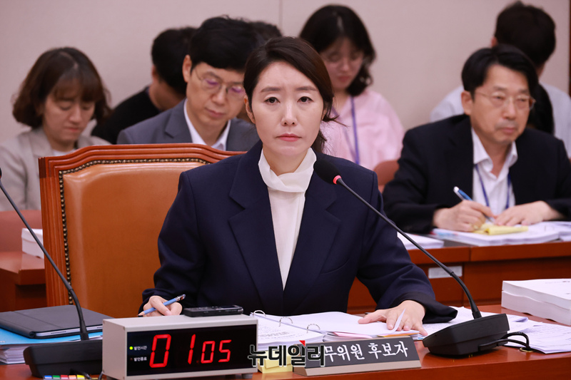 ▲ 강선우 여성가족부 장관 후보자가 14일 국회 여성가족위원회에서 열린 인사청문회에 참석해 의원들의 질문에 답하고 있다. ⓒ이종현 기자