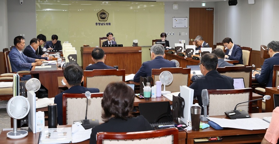 ▲ 충남도의회 교육위원회는 16일 충남교육청 산하 13개 직속 기관의 기능강화 등 지원 체계 점검을 했다.ⓒ충남도의회