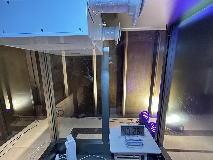 ▲ 경동나비엔의 제습 환기청정기로 실내 제습을 하고 있다. ⓒ이보현 기자