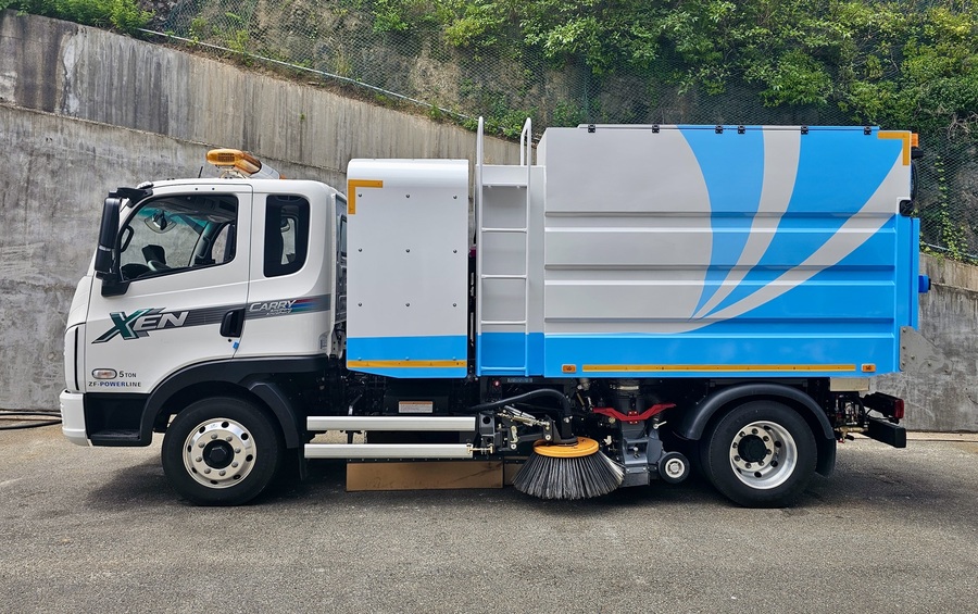 ▲ 타타대우모빌리티가 처음 선보인 전기노면 청소차. ⓒ타타대우모빌리티