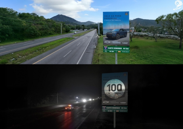 ▲ 낮에는 평범한 광고판이다가 밤에는 정부 승인 도로 표지로 전환되는 '야간 신호(Night Signals)' 캠페인. ⓒ칸라이언즈