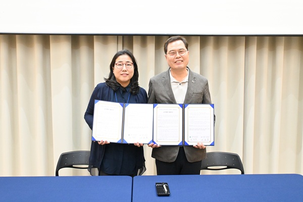 ▲ 17일 대전대 대학교육혁신원과 ‘지역문제 해결형 인재 양성 및 지역사회 공동발전’을 위한 업무협약을 체결했다.ⓒ대전시사회혁신센터