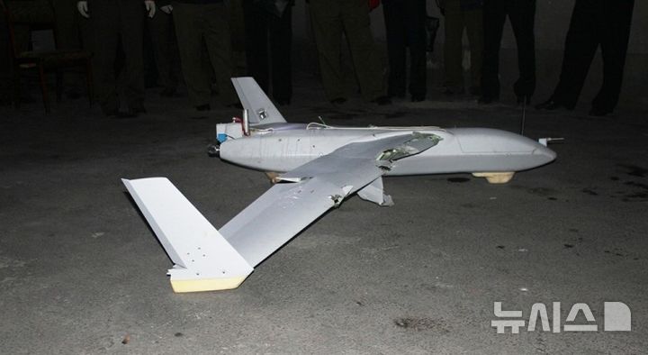 ▲ 2024년 10월 19일 북한 노동당 기관지 노동신문은 국방성 대변인 담화를 통해 평양에 침투한 무인기의 잔해를 분석한 결과 한국 국군의 날 기념행사 때 차량에 탑재됐던 무인기와 동일한 기종이라고 주장했다. 사진은 평양에서 발견된 한국군 무인기 잔해라며 공개한 사진. ⓒ북한 노동신문/뉴시스