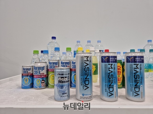 ▲ 동아오츠카에서 생산되는 제품들ⓒ조현우 기자