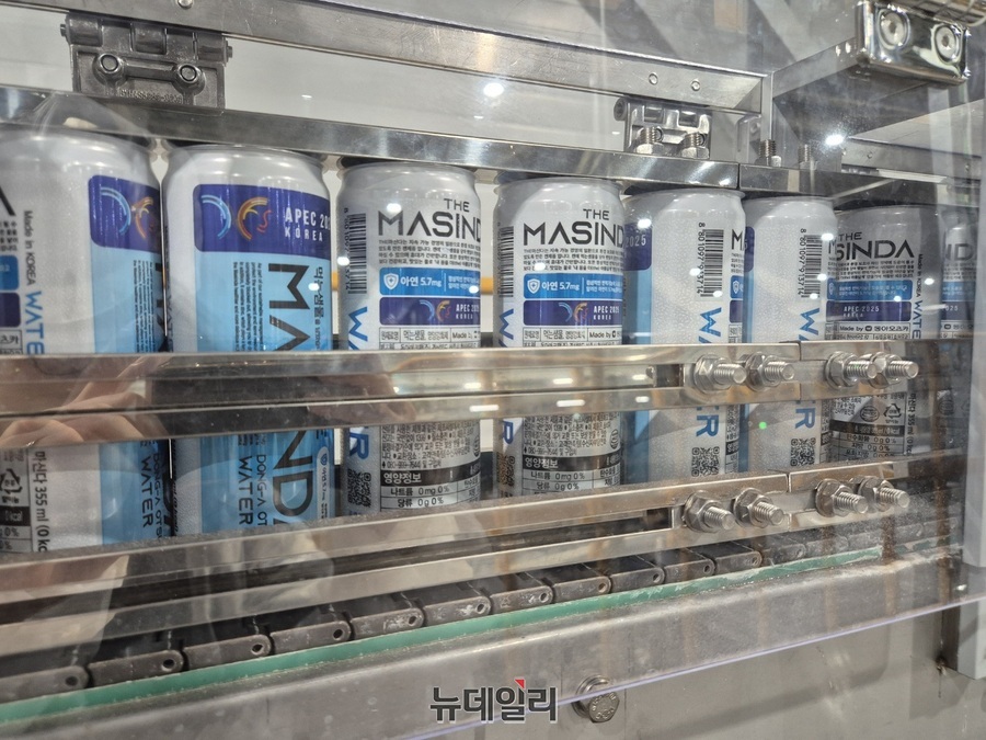 ▲ 동아오츠카 상주캠퍼스에서 생산되는 THE마신다 캔 제품ⓒ조현우 기자