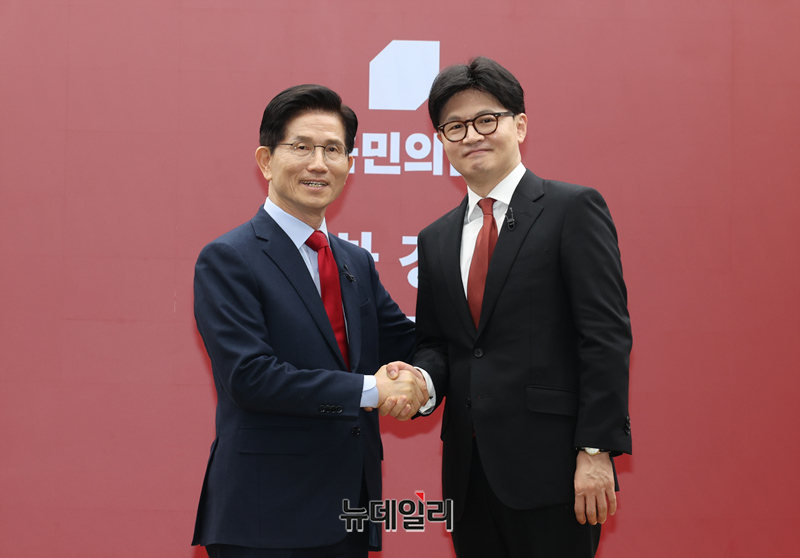 ▲ 김문수 전 국민의힘 대통령 후보(왼쪽)와 한동훈 전 국민의힘 대표. ⓒ뉴데일리DB