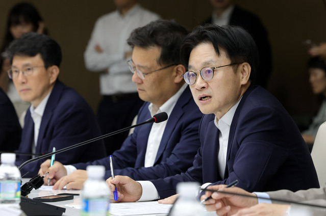 ▲ 김정관 산업통상자원부 장관이 21일 서울 중구 대한상공회의소에서 열린 주요 경제 단체 및 업계와의 대미 통상 긴급 점검회의에서 발언하고 있다. ⓒ뉴시스