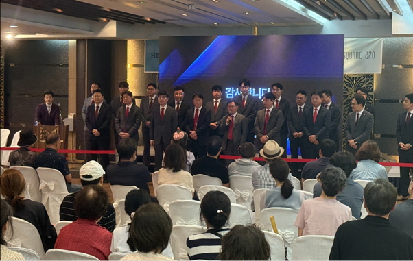 ▲ 정경구 HDC현대산업개발 대표이사 등 회사 관계자들이 홍보설명회에 참석한 모습. ⓒHDC현대산업개발