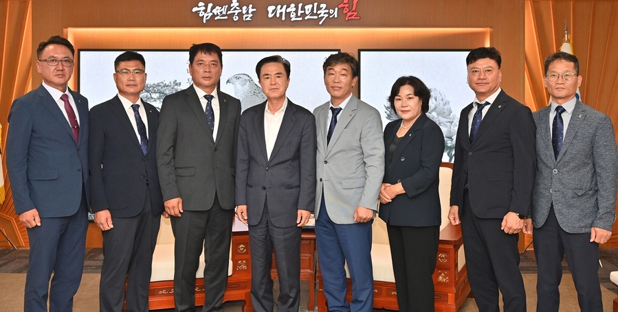 ▲ 김태흠 충남돚사가 21일 도청에서 대전전문건설협회 세종시, 충남도회 회장단과 간담회를 가졌다.ⓒ충남도