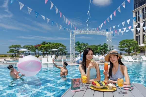 ▲ 조엘 메슬러 협업 아웃도어 풀ⓒ파라다이스시티