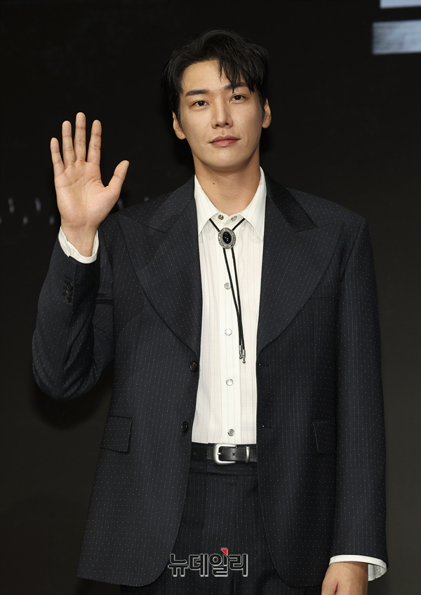 ▲ 배우 김영광이 22일 오후 서울 마포구 호텔 나루 서울에서 열린 넷플릭스 '트리거(연출 권오승 김재훈)' 제작발표회에서 포즈를 취하고 있다. ⓒ정상윤 기자