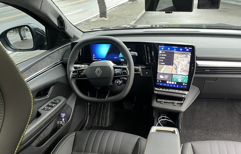 ▲ 르노 세닉 E-Tech 실내 인테리어 모습. ⓒ김보배 기자