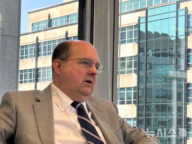 ▲ 스티븐 본 전 미국무역대표부(USTR) 대표대행이 22일(현지시각) 미국 워싱턴 D.C. 에서 열린 특파원단 대담에서 질문에 답변하고 있다.ⓒ뉴시스