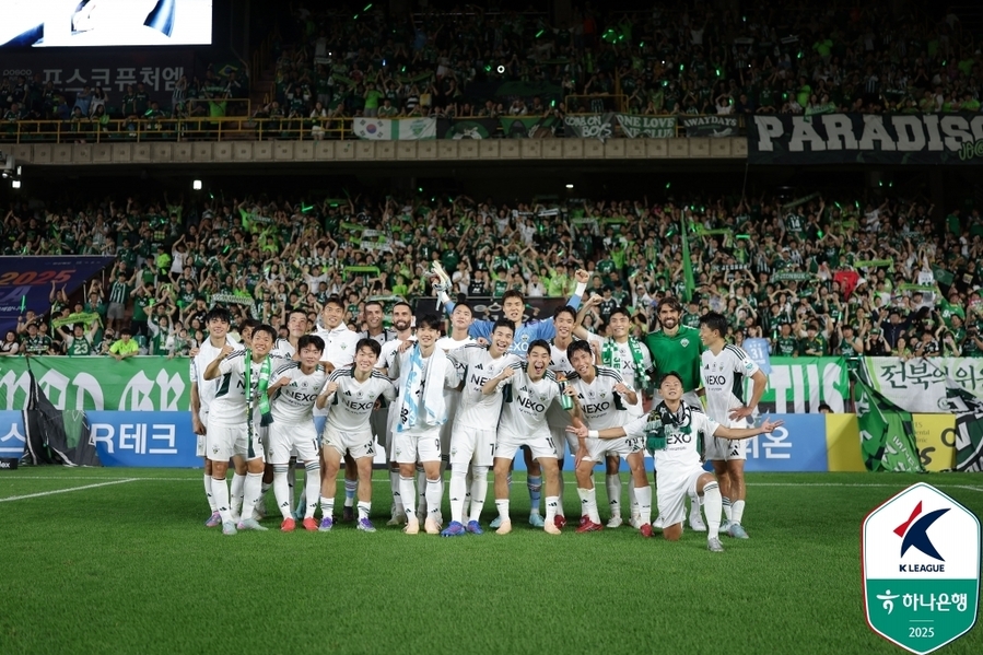 ▲ 전북이 압도적인 리그 1위를 질주하며 '어우전'의 부활을 알렸다.ⓒ한국프로축구연맹 제공