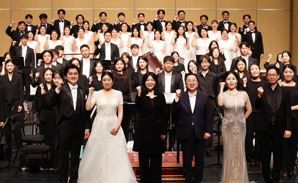 ▲ ‘대전아트콰이어’가 지난 22일 대전시립연정국악원 큰 마당에서 창단 연주회를 가졌다.ⓒ대전시