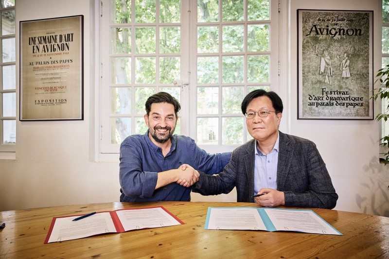 ▲ 티아고 호드리게즈 아비뇽 페스티벌 예술감독, 김장호 예술경영지원센터 대표.ⓒ예술경영지원센터