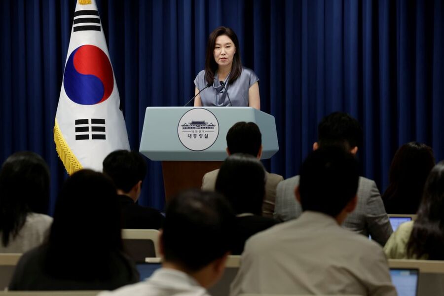 ▲ 강유정 대변인이 23일 서울 용산 대통령실 청사에서 임명식 및 소비쿠폰 관련 브리핑을 하고 있다. ⓒ뉴시스