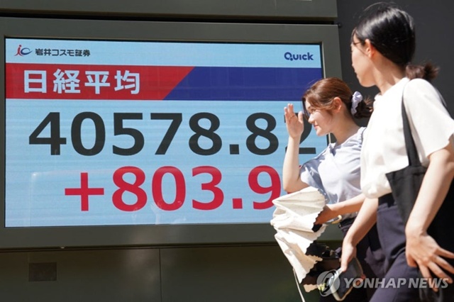 ▲ 미·일 관세합의 소식에 급등한 닛케이지수. 250723 AFP=연합뉴스. ⓒ연합뉴스