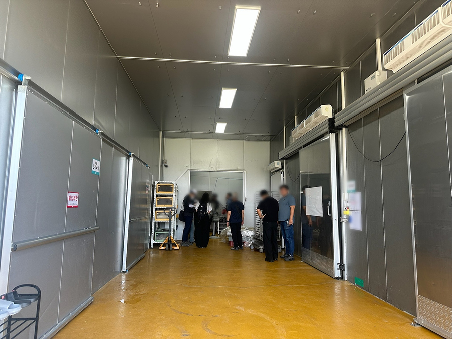 ▲ 달성군 논공읍의 한 식품 가공 공장에서 조리 과정에서 발생한 일산화탄소 등이 환기시설 고장으로 실내에 체류하며 직원 등이 두통을 호소하는 사고가 발생했다. 당초 주민들에게 안내된 것과 달리 가스가 유출되는 사고는 없었던 것으로 최종 확인됐다.ⓒ달성군