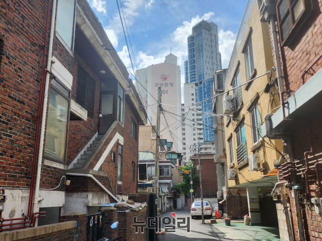 [르포] '6·27대출규제' 비웃는 성수1지구, 매물 없어 못판다 … "현금다발 들고 대기중"