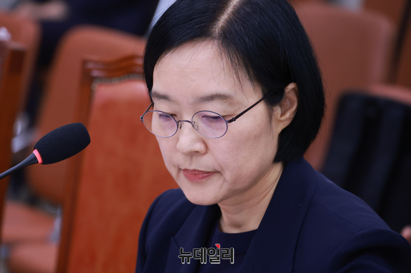 ▲ 한성숙 중기부 장관이 인사청문회에서 의원들의 질의를 듣고 있는 모습. ⓒ뉴데일리DB