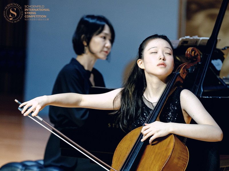 ▲ 첼리스트 이재리가 제6회 쇤펠트 국제 현악 콩쿠르에서 우승을 차지했다.ⓒ𝖵𝗂𝖼𝗍𝗈𝗋 𝖹𝗁𝖺𝗇𝗀