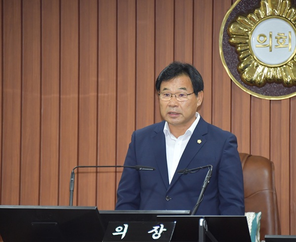 ▲ 조용훈 논산시의회 의장이 24일 열린 제265회 임시회에서 개회사를 하고 있다.ⓒ논산시의회