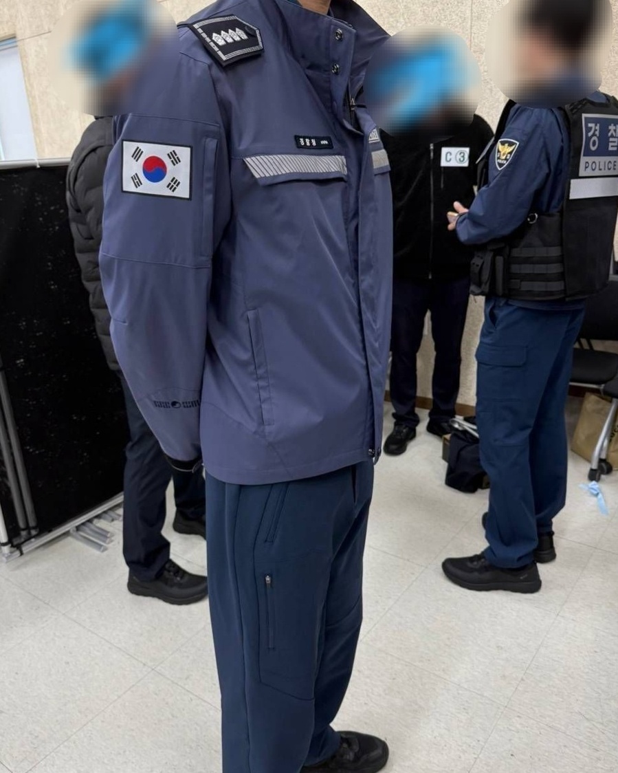 ▲ 경찰 신형 근무복 시제품 ⓒ직장인 익명 커뮤니티 블라인드 캡쳐