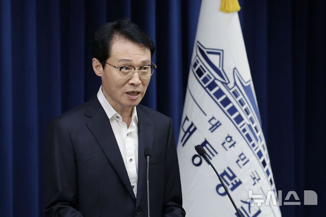 ▲ 이규연 홍보소통수석이 17일 서울 용산 대통령실 청사에서 수석·보좌관 회의 관련 브리핑을 하고 있다. ⓒ뉴시스