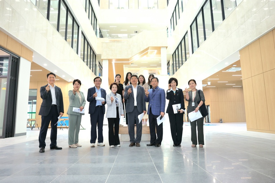 ▲ 대구시의회 경제환경위원회(위원장 김재용)는 제318회 임시회 기간 중인 7월 25일, 오는 10월 개관을 앞둔 대구도서관을 방문해 관계자들로부터 추진 상황을 보고 받고, 개관 준비 현황을 점검했다.ⓒ대구시의회