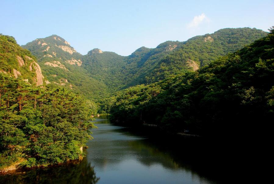 ▲ 직소보 전망대에서 바라본 관음봉(해발 424m) 능선.ⓒ진경수 山 애호가