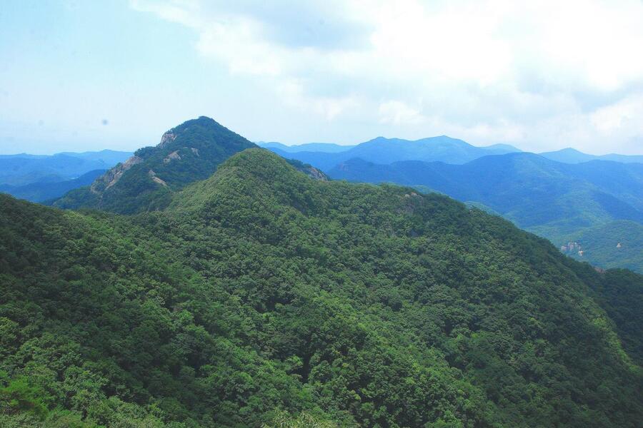▲ 세봉(前)과 관음봉(後).ⓒ진경수 山 애호가