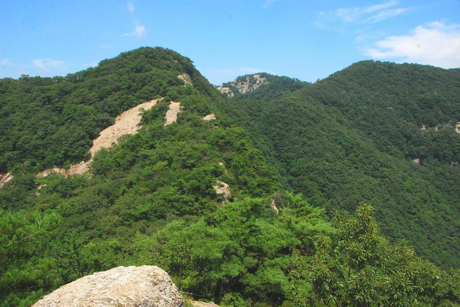 ▲ 세봉(左)과 세봉삼거리(右).ⓒ진경수 山 애호가