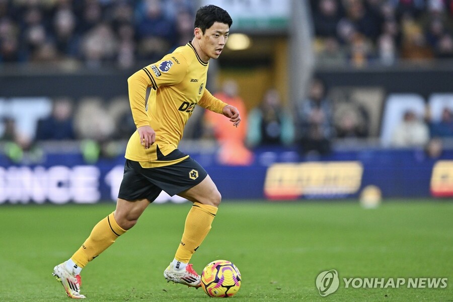 <b>황희찬</b> '득점포' 터졌다, 시즌 전망 밝혀 … 배준호도 골 신고